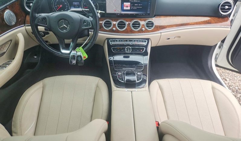 
MERCEDES-BENZ E 300 4MATIC, 2017 (2016) full									