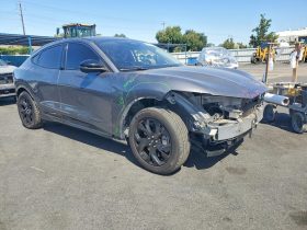 FORD MUSTANG MACH-E PREMIUM, 2023