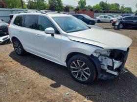 VOLVO XC90 T6 MOMENTUM, 2019