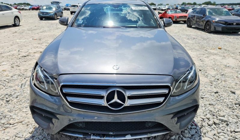 
MERCEDES-BENZ E 300 4MATIC, 2017 (2016) full									
