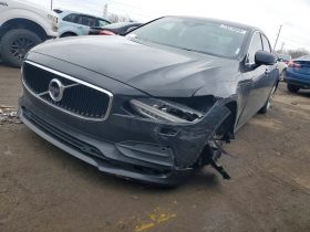 VOLVO S90 T5 MOMENTUM, 2018 (2017)