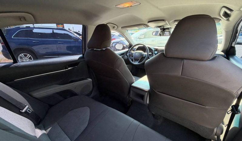 
TOYOTA CAMRY LE, 2019 (2018) full									