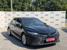 TOYOTA CAMRY LE, 2019 (2018)