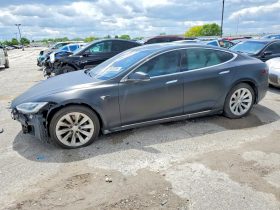 TESLA MODEL S 75D, 2017
