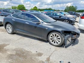 TESLA MODEL S 75D, 2017