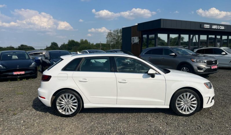 
AUDI A3 E-TRON PREMIUM, 2016 full									