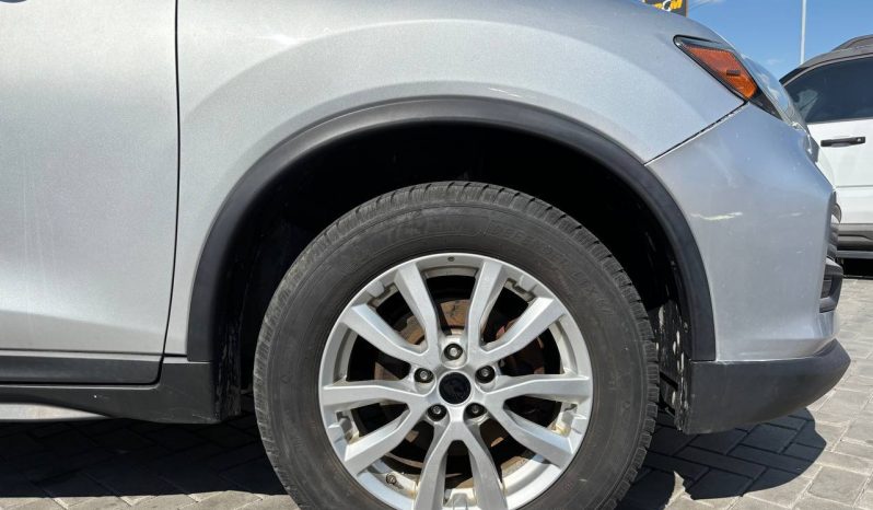 
NISSAN ROGUE SV, 2017 (2016) full									