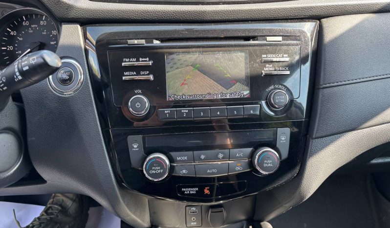 
NISSAN ROGUE SV, 2017 (2016) full									