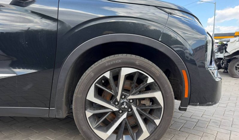 
MITSUBISHI OUTLANDER SE, 2022 full									