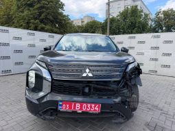 
MITSUBISHI OUTLANDER SE, 2022 full									
