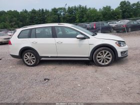 VOLKSWAGEN GOLF ALLTRACK, 2017 (2016)