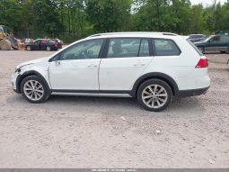 
VOLKSWAGEN GOLF ALLTRACK, 2017 (2016) full									