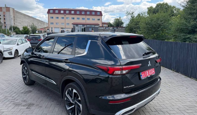 
MITSUBISHI OUTLANDER SE, 2022 full									