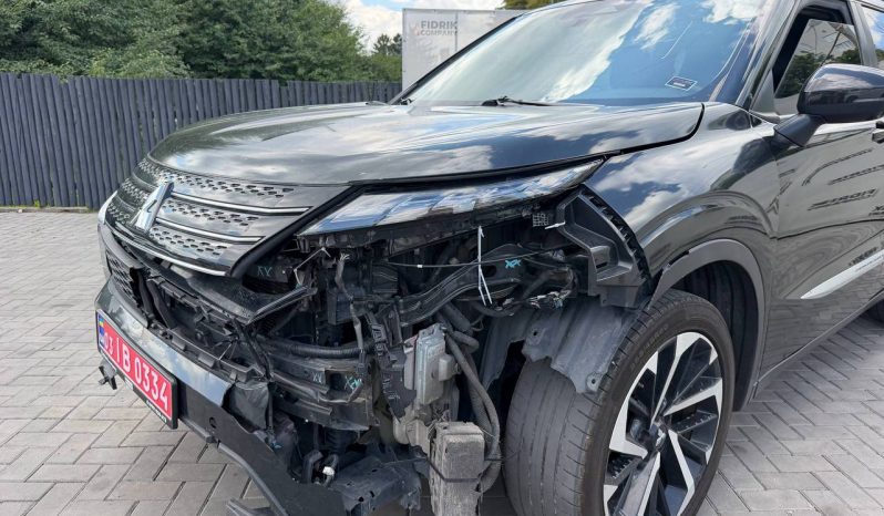 
MITSUBISHI OUTLANDER SE, 2022 full									