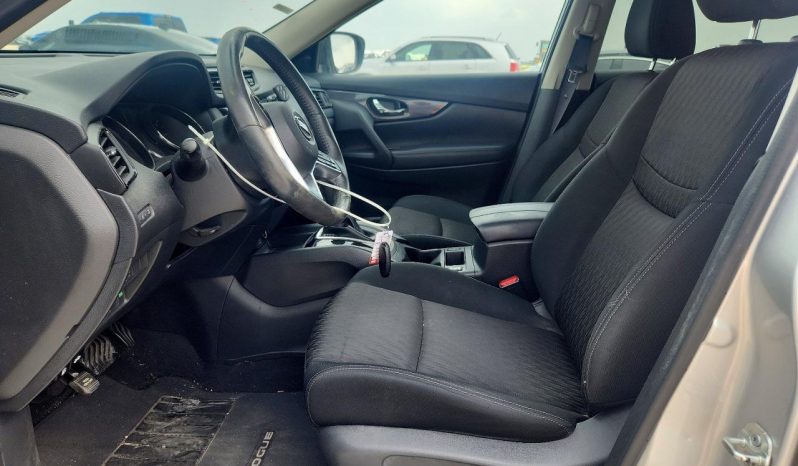 
NISSAN ROGUE SV, 2017 full									