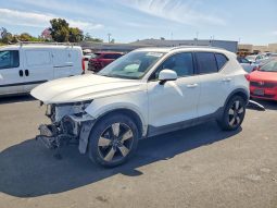 VOLVO XC40 T5 MOMENTUM, 2019 (2018)