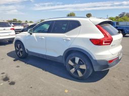 VOLVO XC40 T5 MOMENTUM, 2019 (2018)