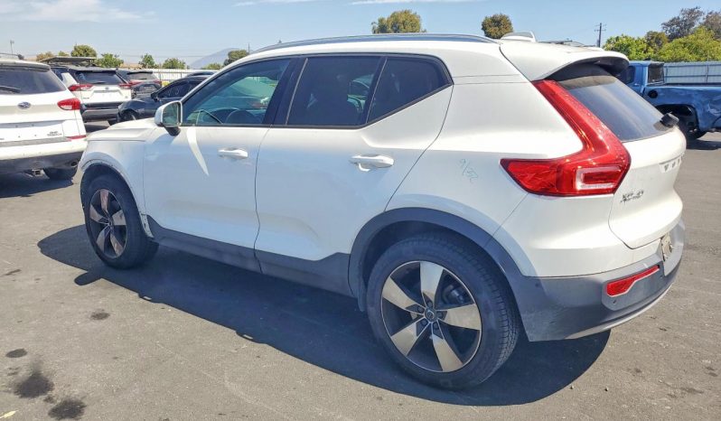 
VOLVO XC40 T5 MOMENTUM, 2019 (2018) full									