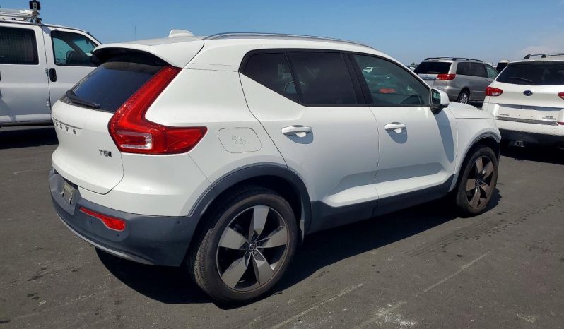 
VOLVO XC40 T5 MOMENTUM, 2019 (2018) full									