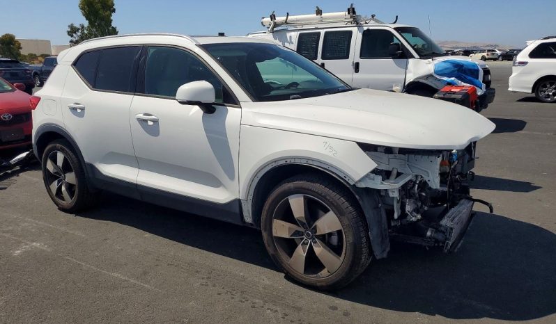 
VOLVO XC40 T5 MOMENTUM, 2019 (2018) full									