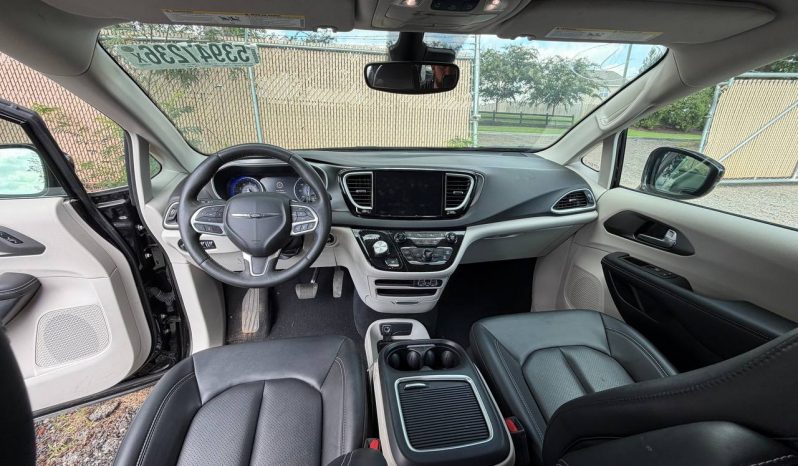 
CHRYSLER PACIFICA TOURING L, 2024 full									