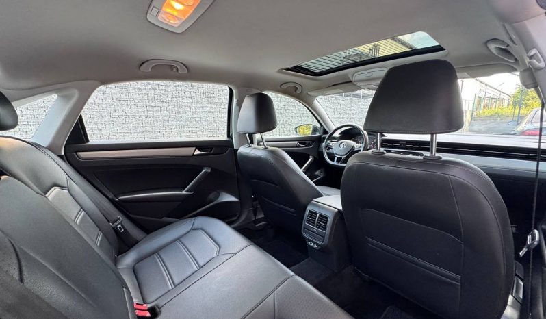 
VOLKSWAGEN PASSAT 2.0T SE, 2021 full									