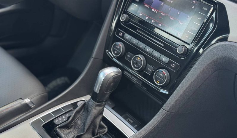 
VOLKSWAGEN PASSAT 2.0T SE, 2021 full									