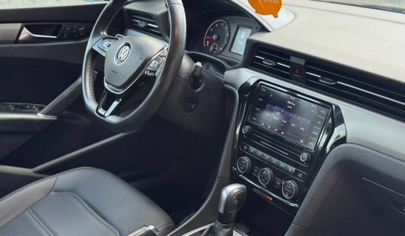 
VOLKSWAGEN PASSAT 2.0T SE, 2021 full									