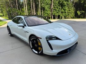PORSCHE TAYCAN TURBO S, 2020