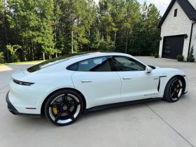 PORSCHE TAYCAN TURBO S, 2020