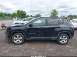 
JEEP COMPASS LATITUDE 4X4, 2019 full									