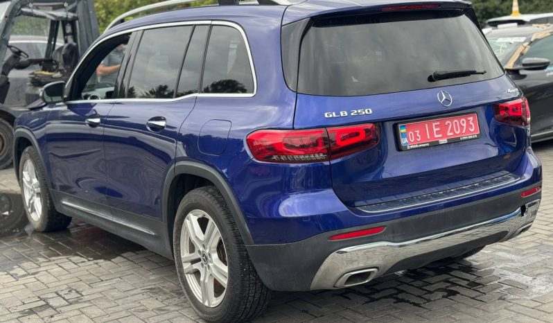 
MERCEDES-BENZ GLB 250 4MATIC, 2021 (2020) full									