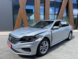 VOLKSWAGEN PASSAT SE, 2020