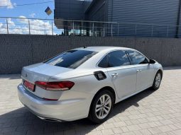 VOLKSWAGEN PASSAT SE, 2020