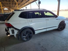 VOLKSWAGEN TIGUAN SE R-LINE BLACK, 2023 (2022)