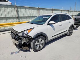 KIA NIRO LX, 2017