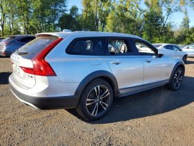 VOLVO V90 CROSS COUNTRY T5 MOMENTUM, 2018 (2017)