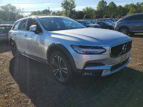 VOLVO V90 CROSS COUNTRY T5 MOMENTUM, 2018 (2017)