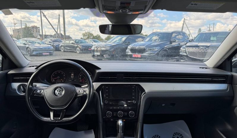 
VOLKSWAGEN PASSAT SE, 2020 full									
