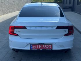 VOLVO S90 T5 MOMENTUM, 2018 (2017)