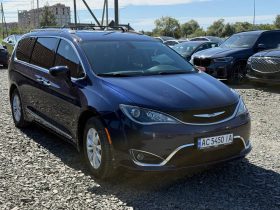 CHRYSLER PACIFICA TOURING L, 2019