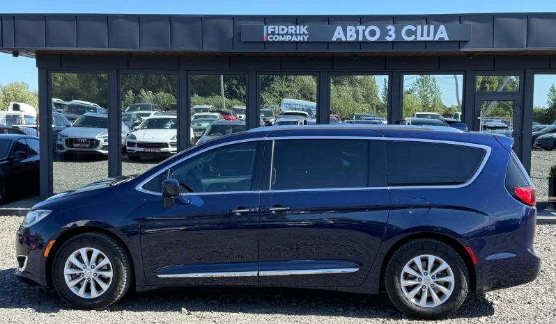 
CHRYSLER PACIFICA TOURING L, 2019 full									