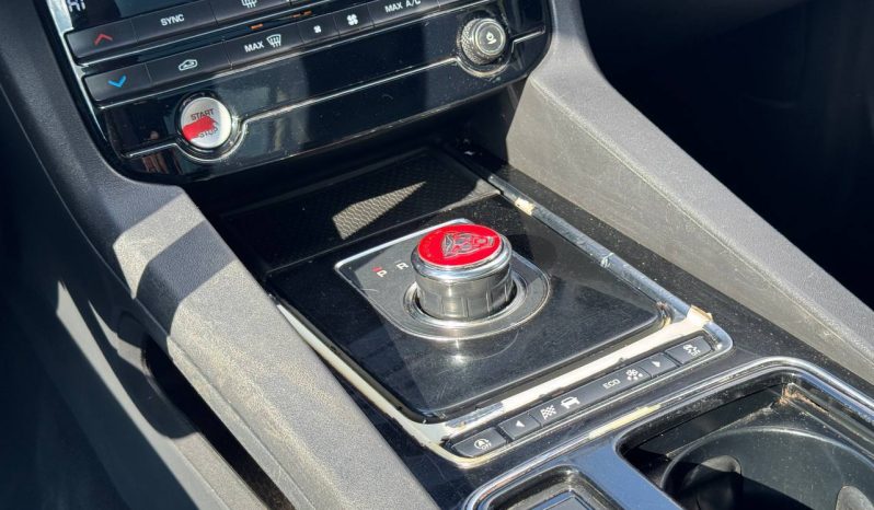 
JAGUAR F-PACE PREMIUM, 2019 (2018) full									