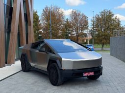 TESLA CYBERTRUCK, 2024
