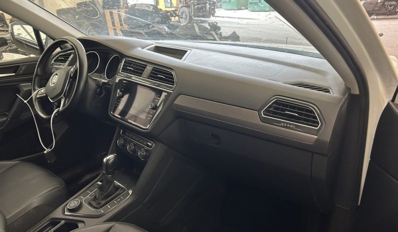 
VOLKSWAGEN TIGUAN SE, 2019 full									