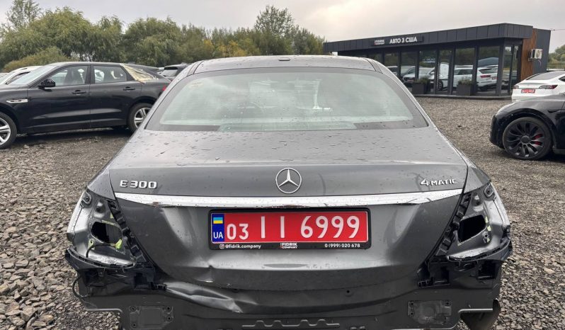 
MERCEDES-BENZ E 300 4MATIC, 2017 (2016) full									