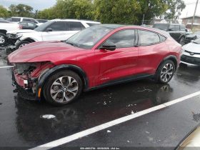 FORD MUSTANG MACH-E PREMIUM, 2021 (2020)