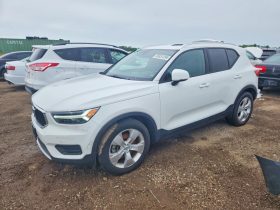 VOLVO XC40 T4 MOMENTUM, 2020 (2019)