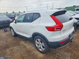 
VOLVO XC40 T4 MOMENTUM, 2020 (2019) full									