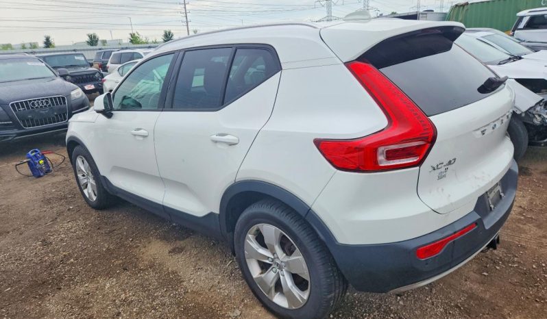 
VOLVO XC40 T4 MOMENTUM, 2020 (2019) full									